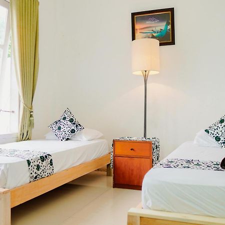 Dormitory Tourism Sritanjung Banyuwangi By Gajahsora Management Eksteriør bilde