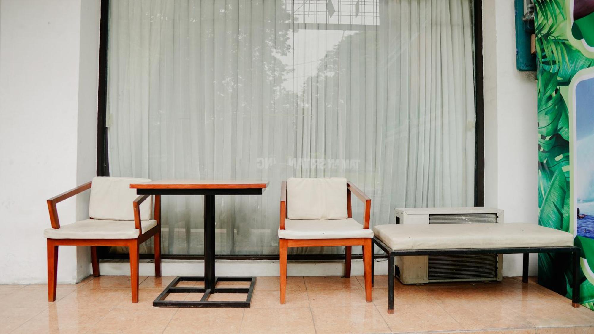 Dormitory Tourism Sritanjung Banyuwangi By Gajahsora Management Eksteriør bilde
