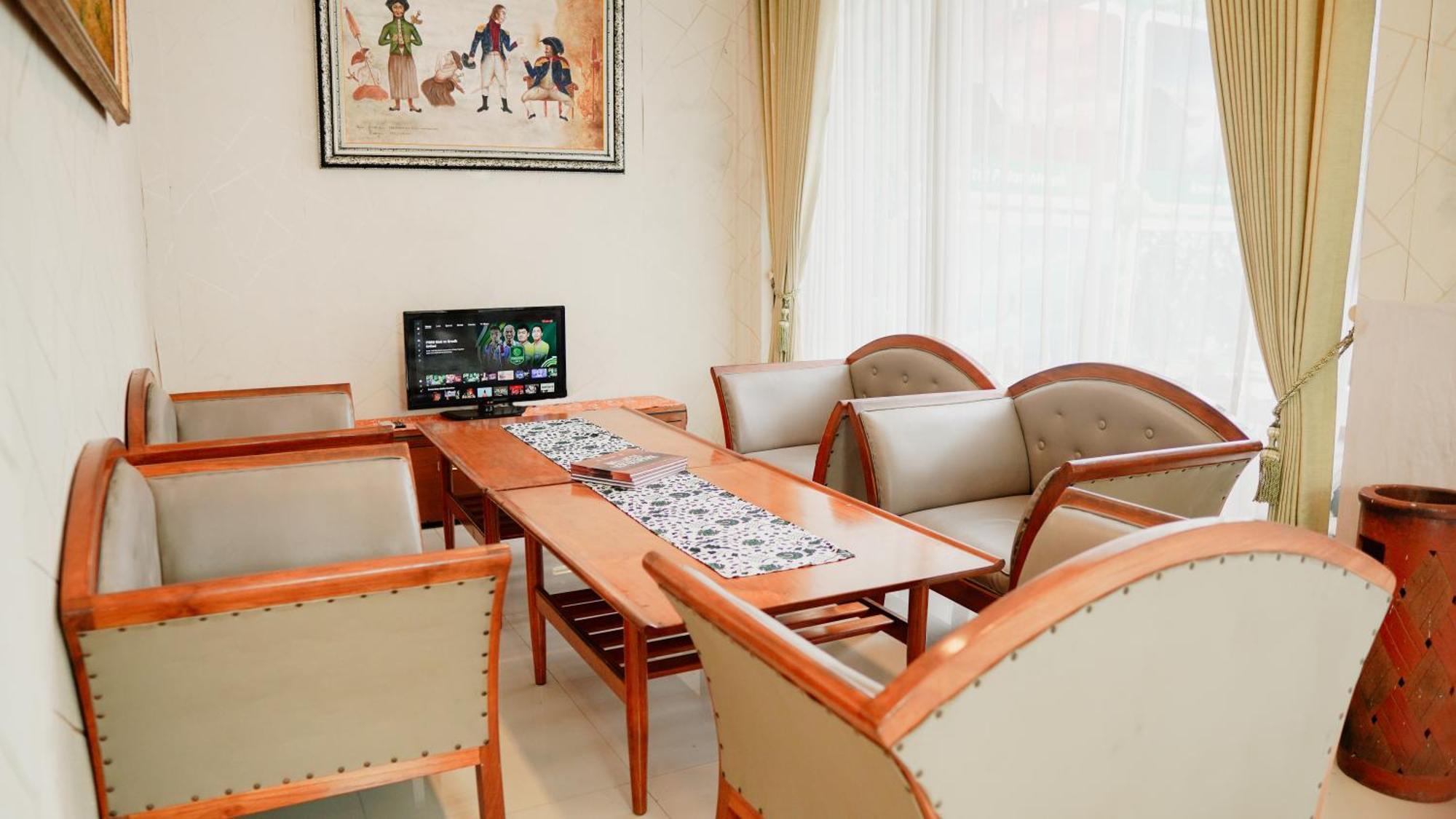 Dormitory Tourism Sritanjung Banyuwangi By Gajahsora Management Eksteriør bilde