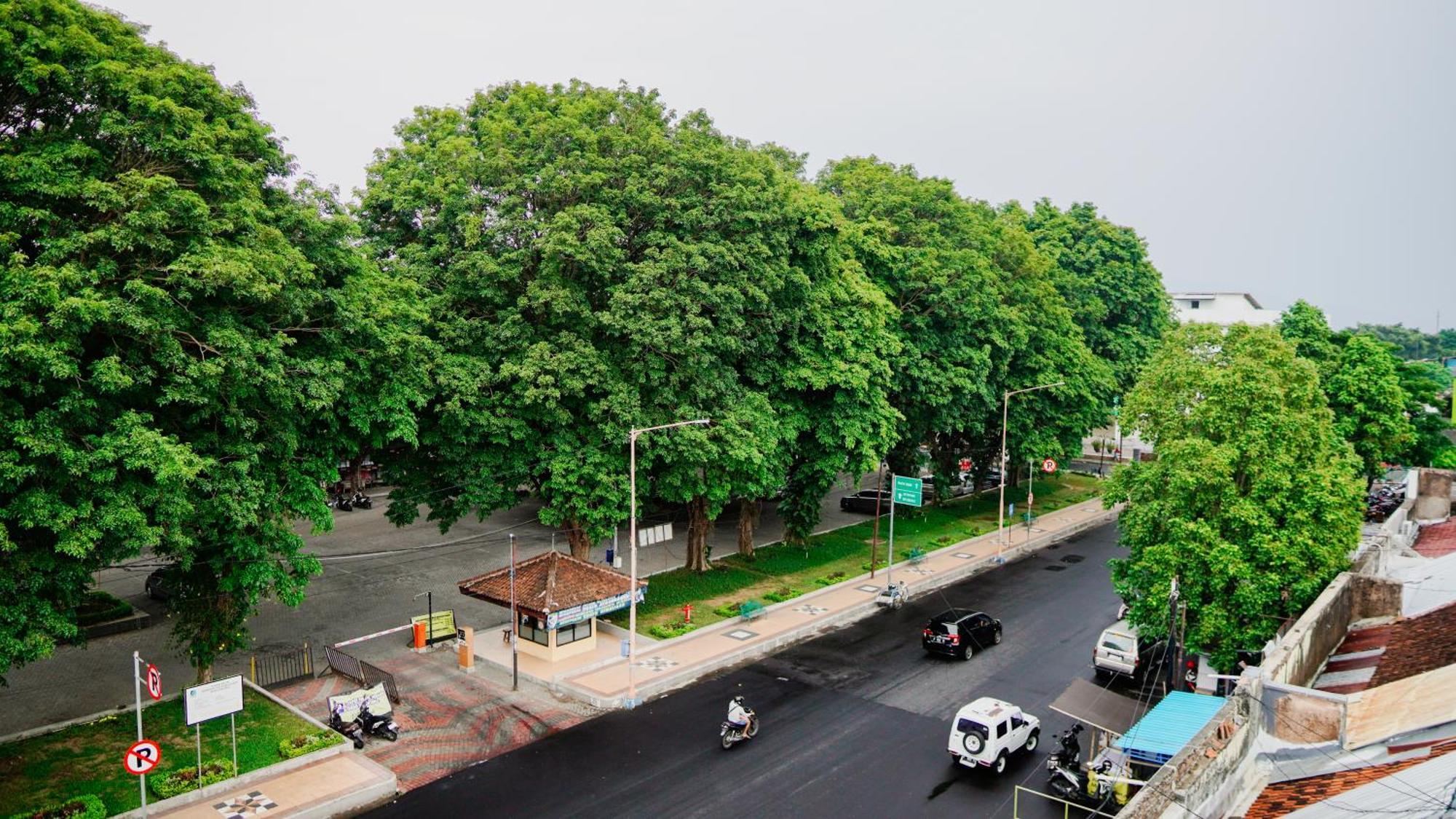 Dormitory Tourism Sritanjung Banyuwangi By Gajahsora Management Eksteriør bilde