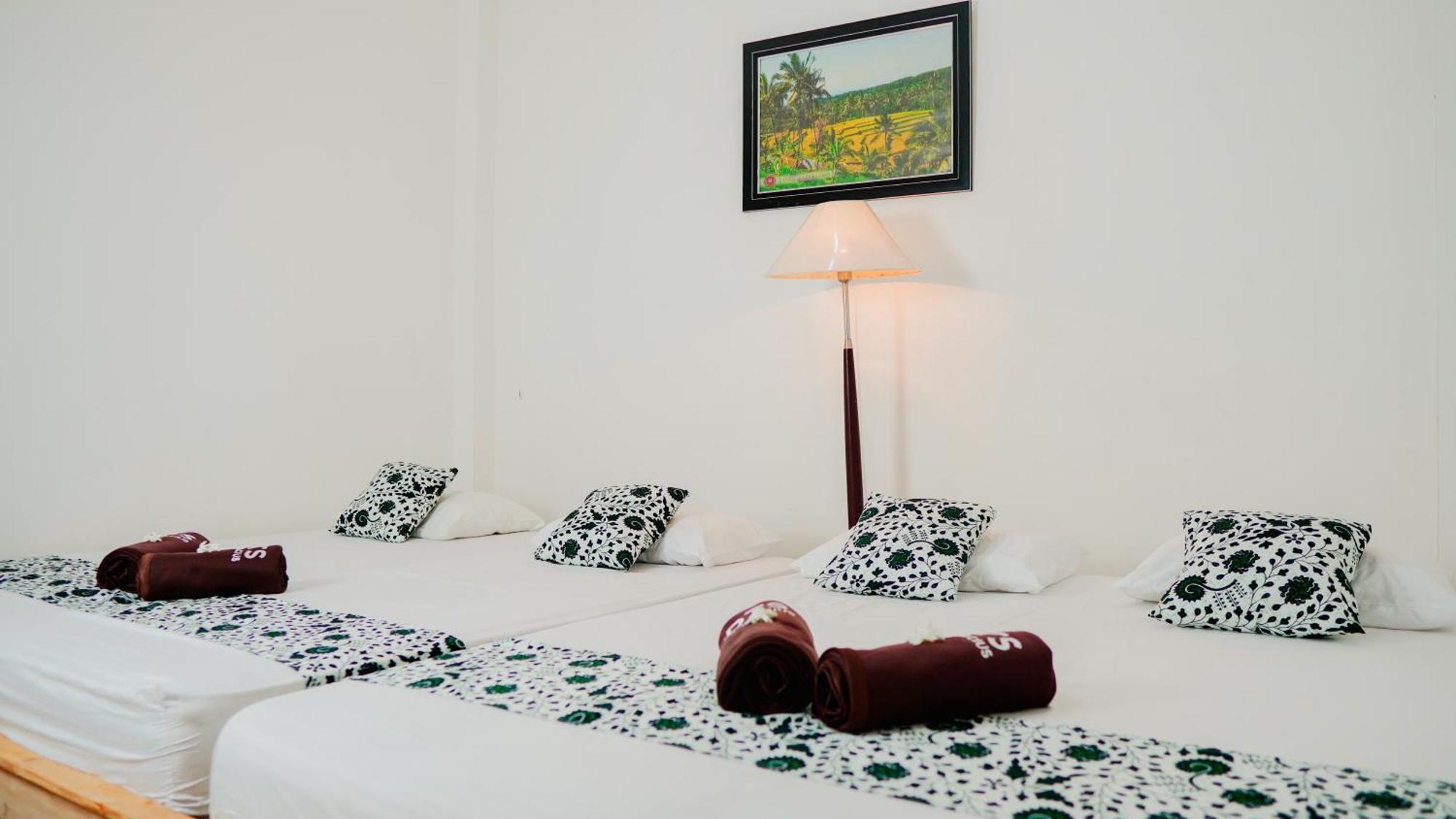 Dormitory Tourism Sritanjung Banyuwangi By Gajahsora Management Eksteriør bilde