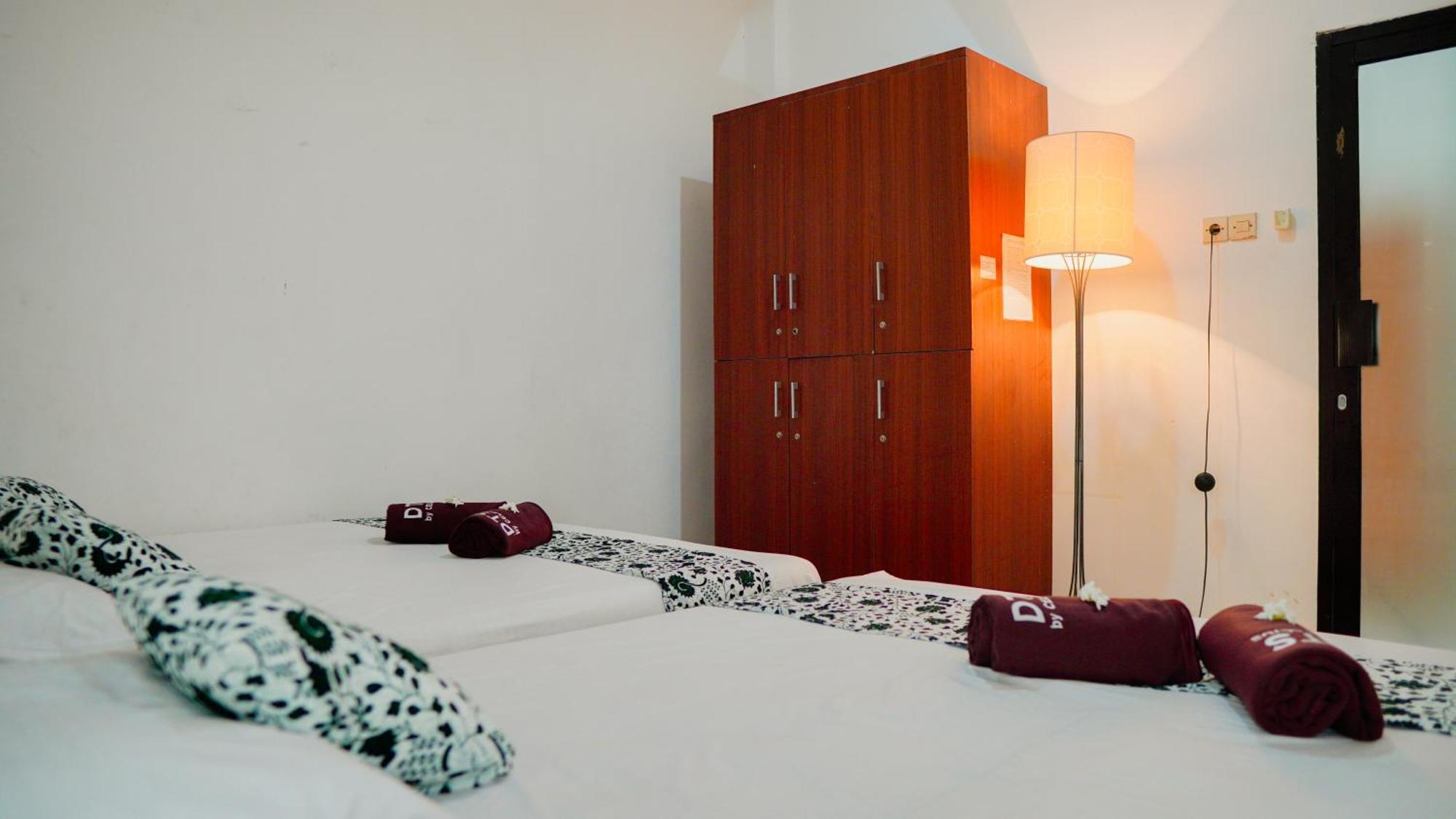 Dormitory Tourism Sritanjung Banyuwangi By Gajahsora Management Eksteriør bilde