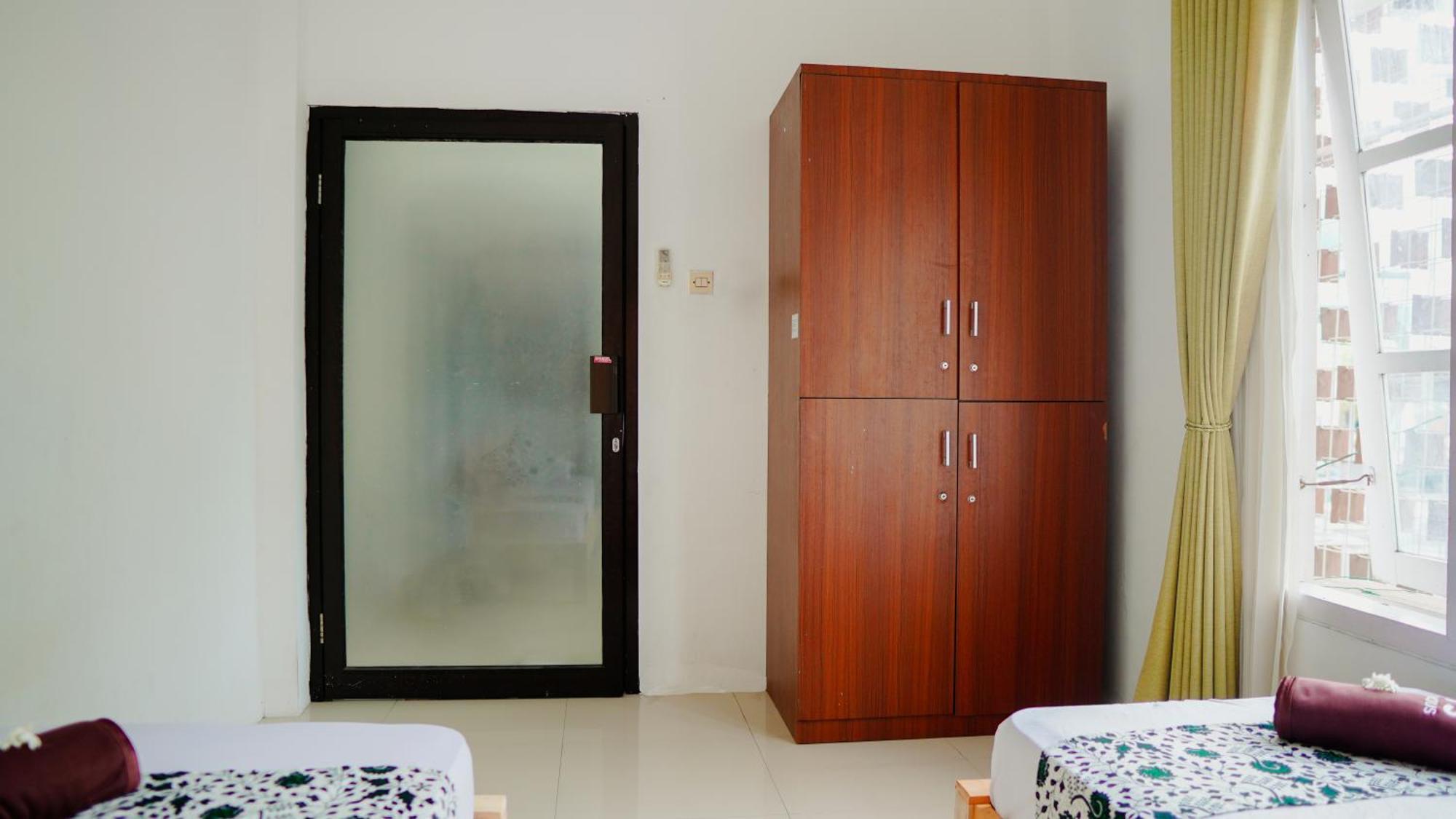 Dormitory Tourism Sritanjung Banyuwangi By Gajahsora Management Eksteriør bilde