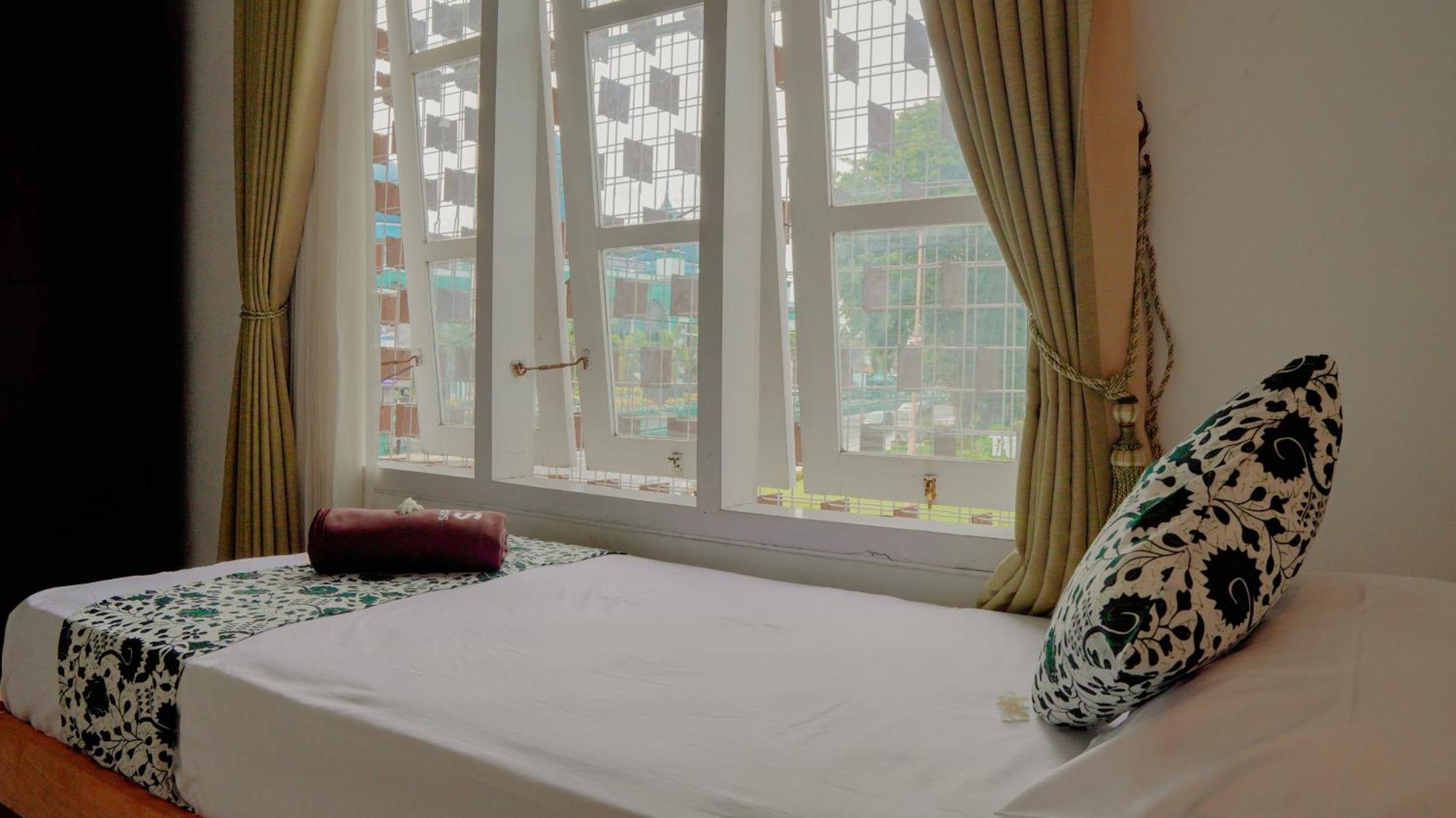 Dormitory Tourism Sritanjung Banyuwangi By Gajahsora Management Eksteriør bilde