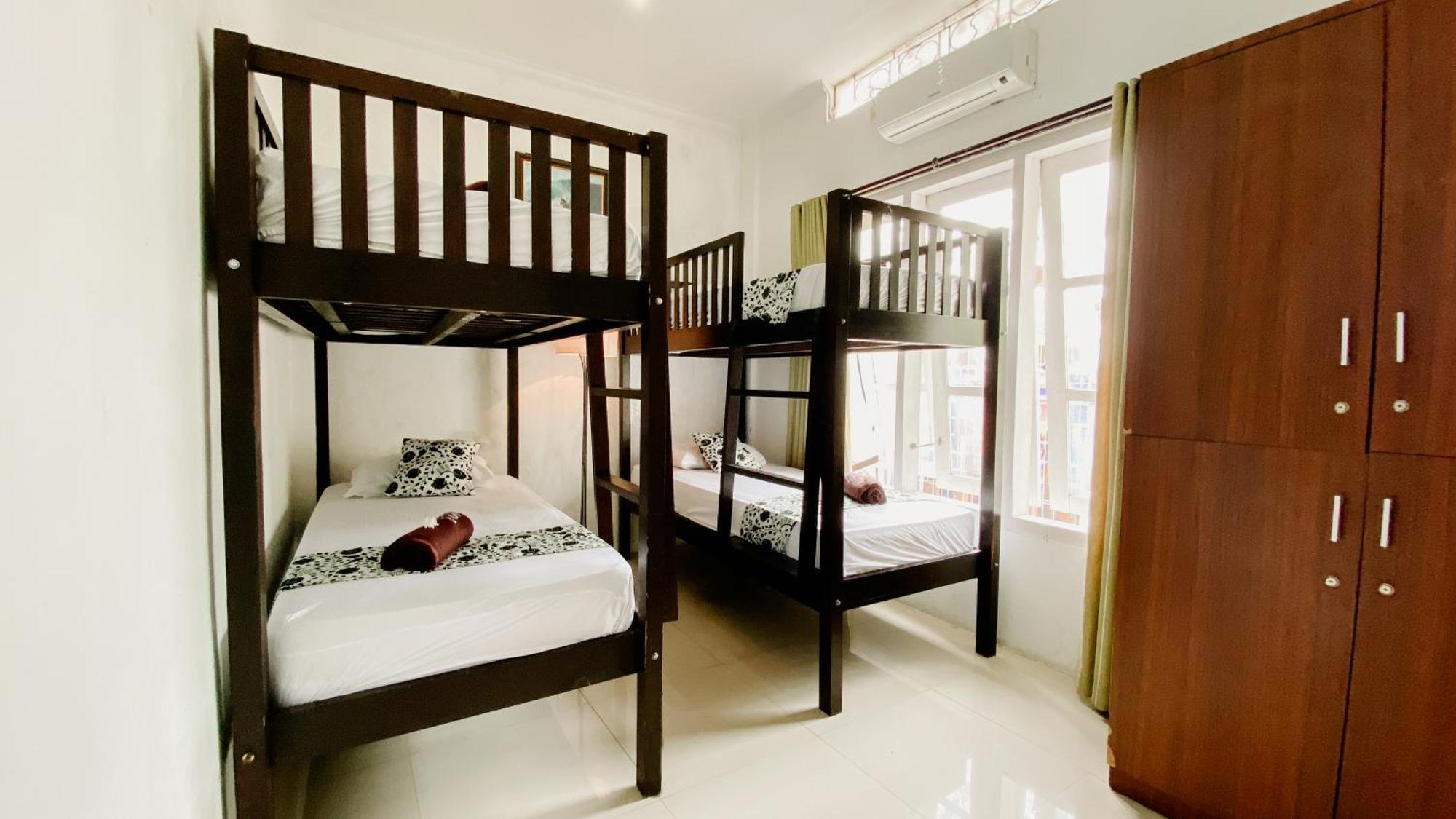 Dormitory Tourism Sritanjung Banyuwangi By Gajahsora Management Eksteriør bilde